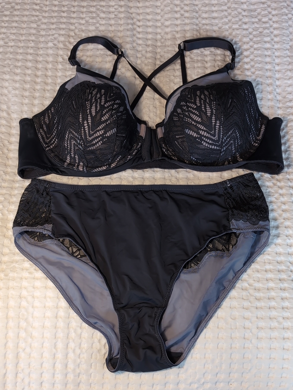 Women’s Lace Bra & Brief Set